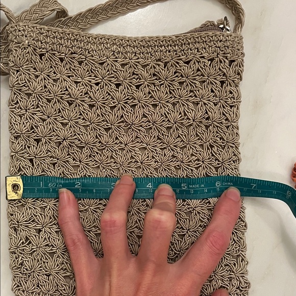 Elegant Tan Crochet Shoulder/crossbody Bag - Picture 4 of 9